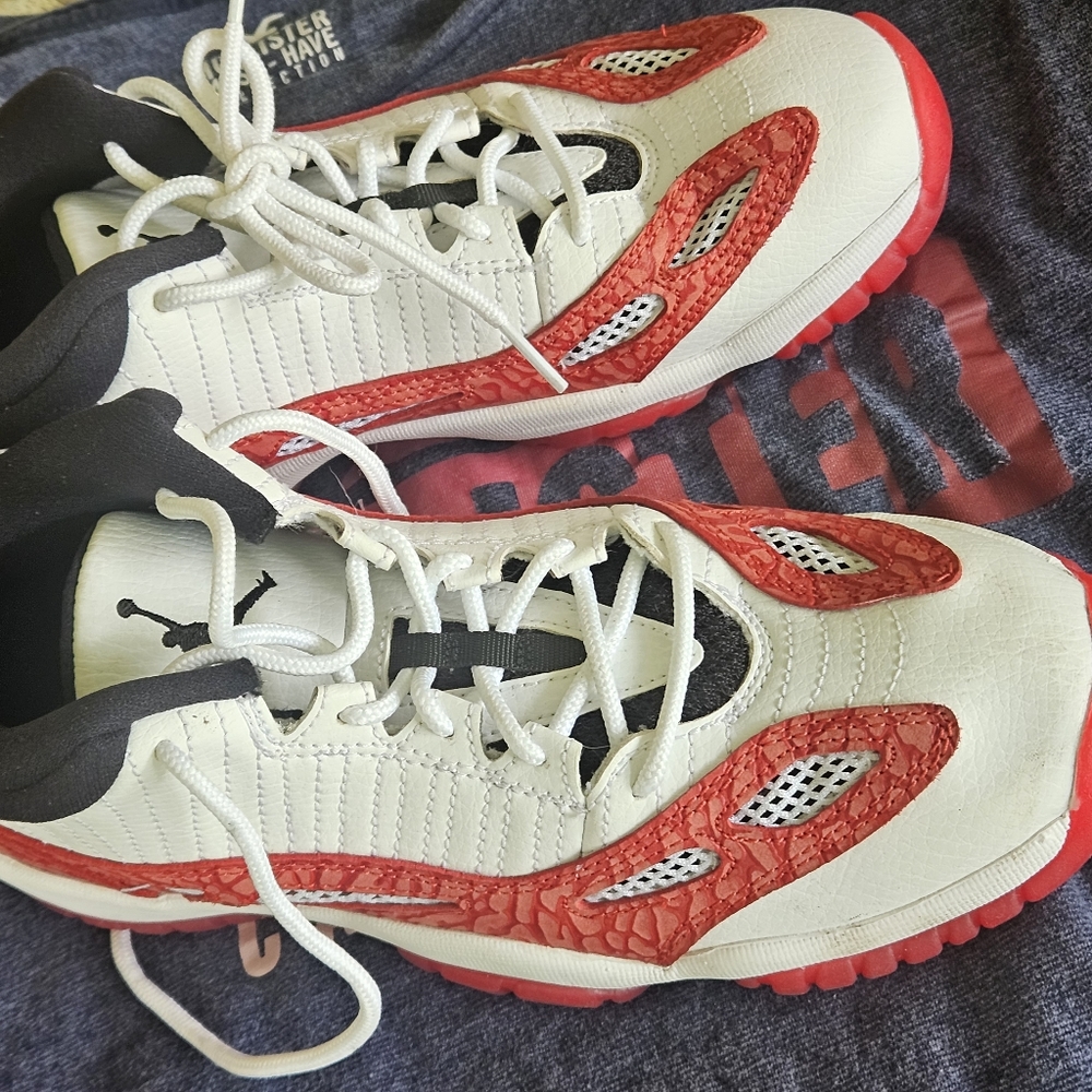 Air Jordan size 6.5 retro Low IE
